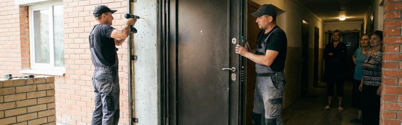 Instalación de puertas de seguridad en La Zubia